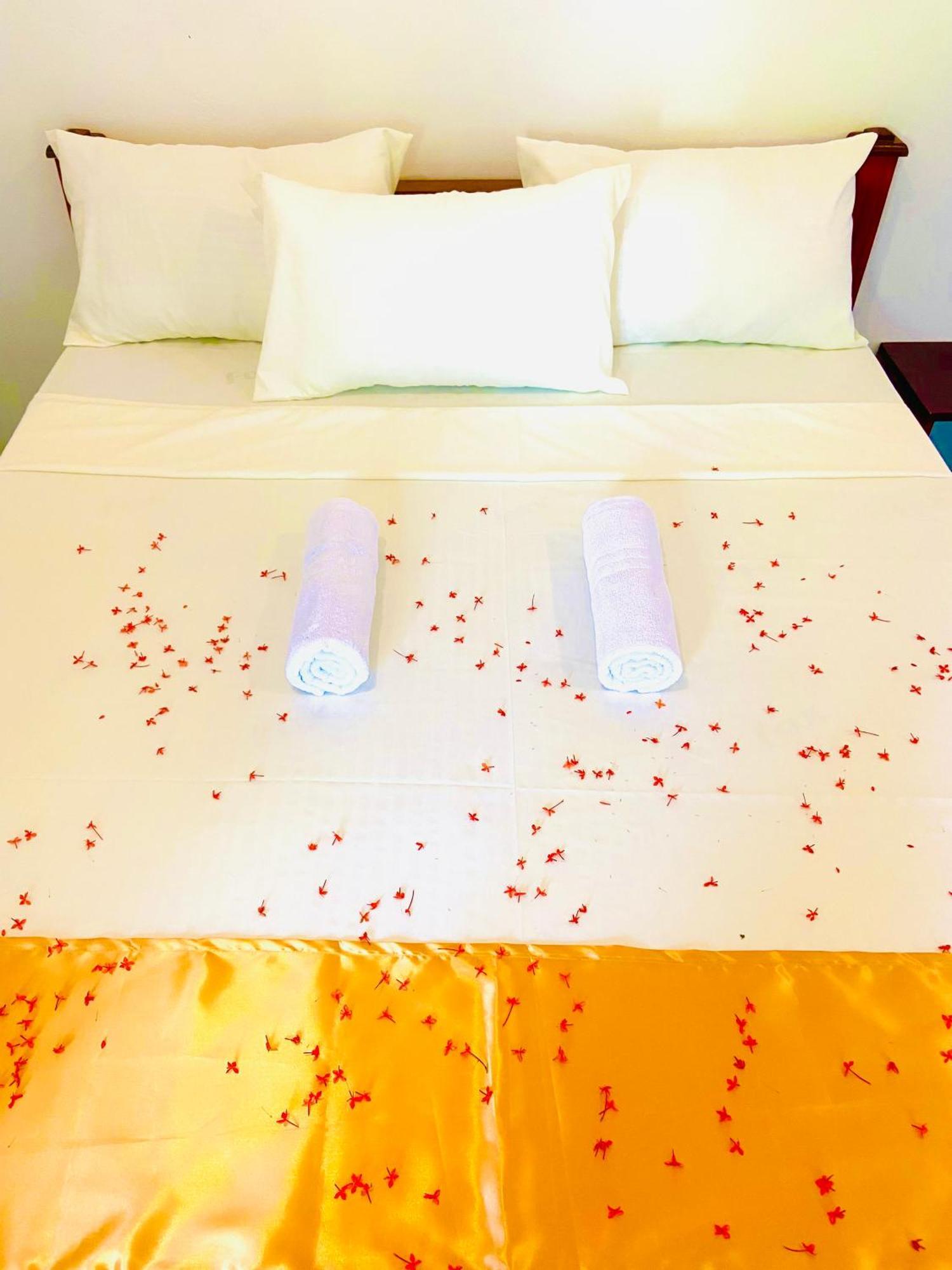 Marina Way Hotel Vịnh Arugam Ngoại thất bức ảnh