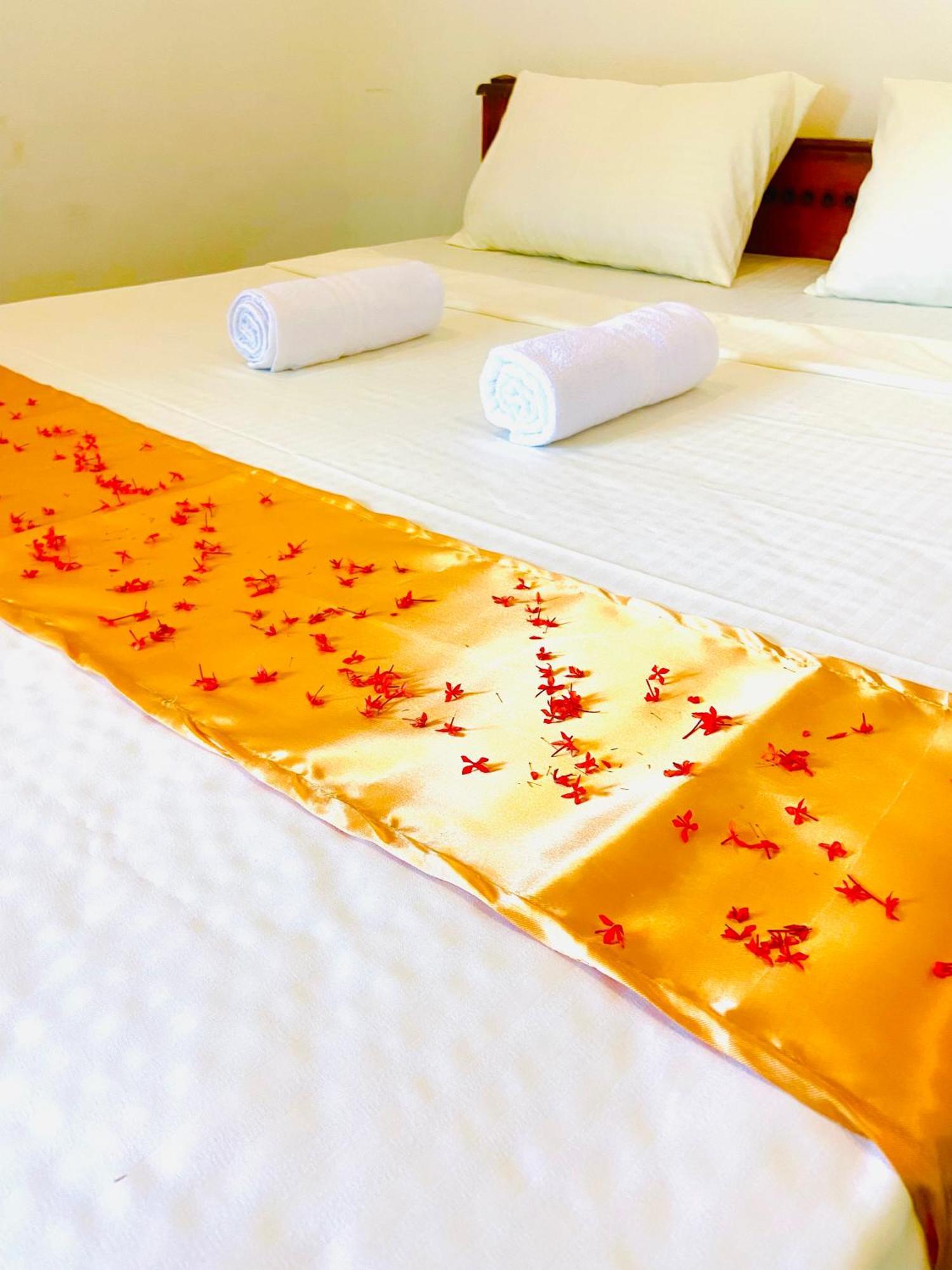 Marina Way Hotel Vịnh Arugam Ngoại thất bức ảnh